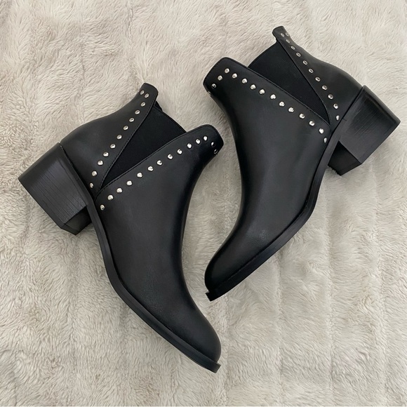 Steve Madden Cade Black Leather Ankle Boots Booties with Silver Studs Size 8.5 - Picture 14 of 15